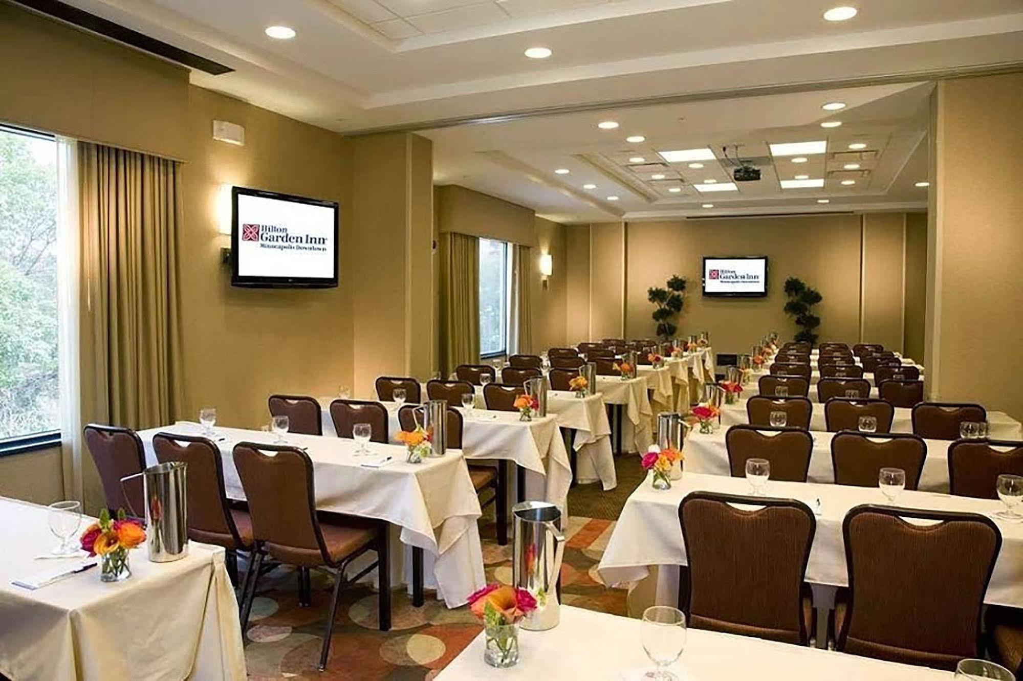 Hilton Garden Inn Minneapolis Downtown Dış mekan fotoğraf
