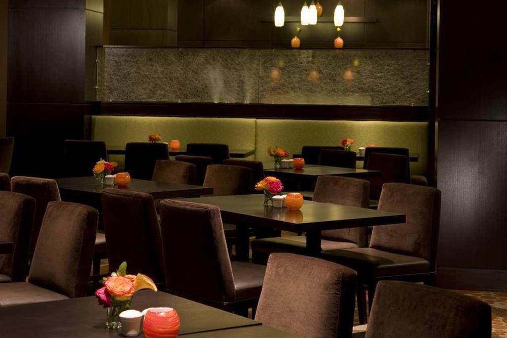 Hilton Garden Inn Minneapolis Downtown Restoran fotoğraf